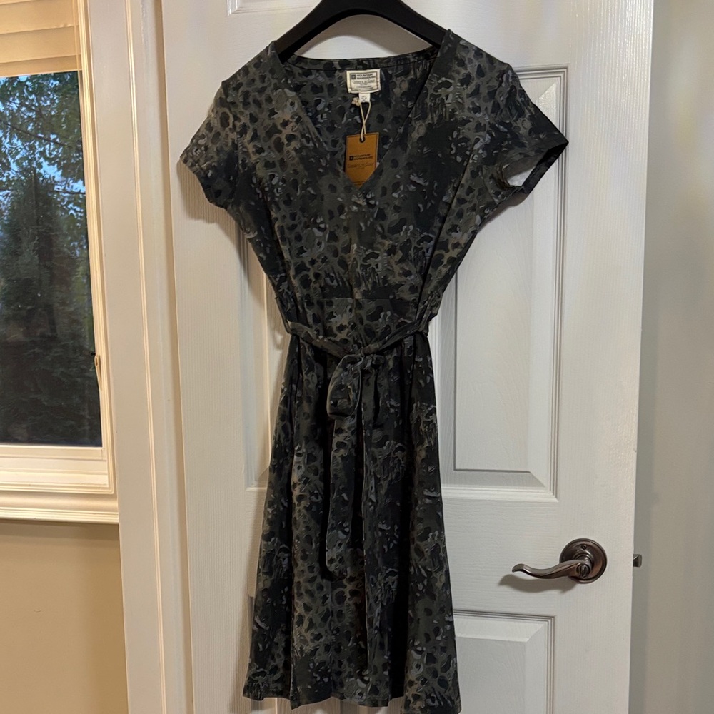Elegant Black Patterned Dress